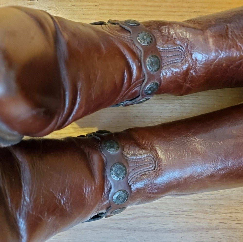 🧿 LOVED UP CONCHA BOOTS - Picture 10 of 14